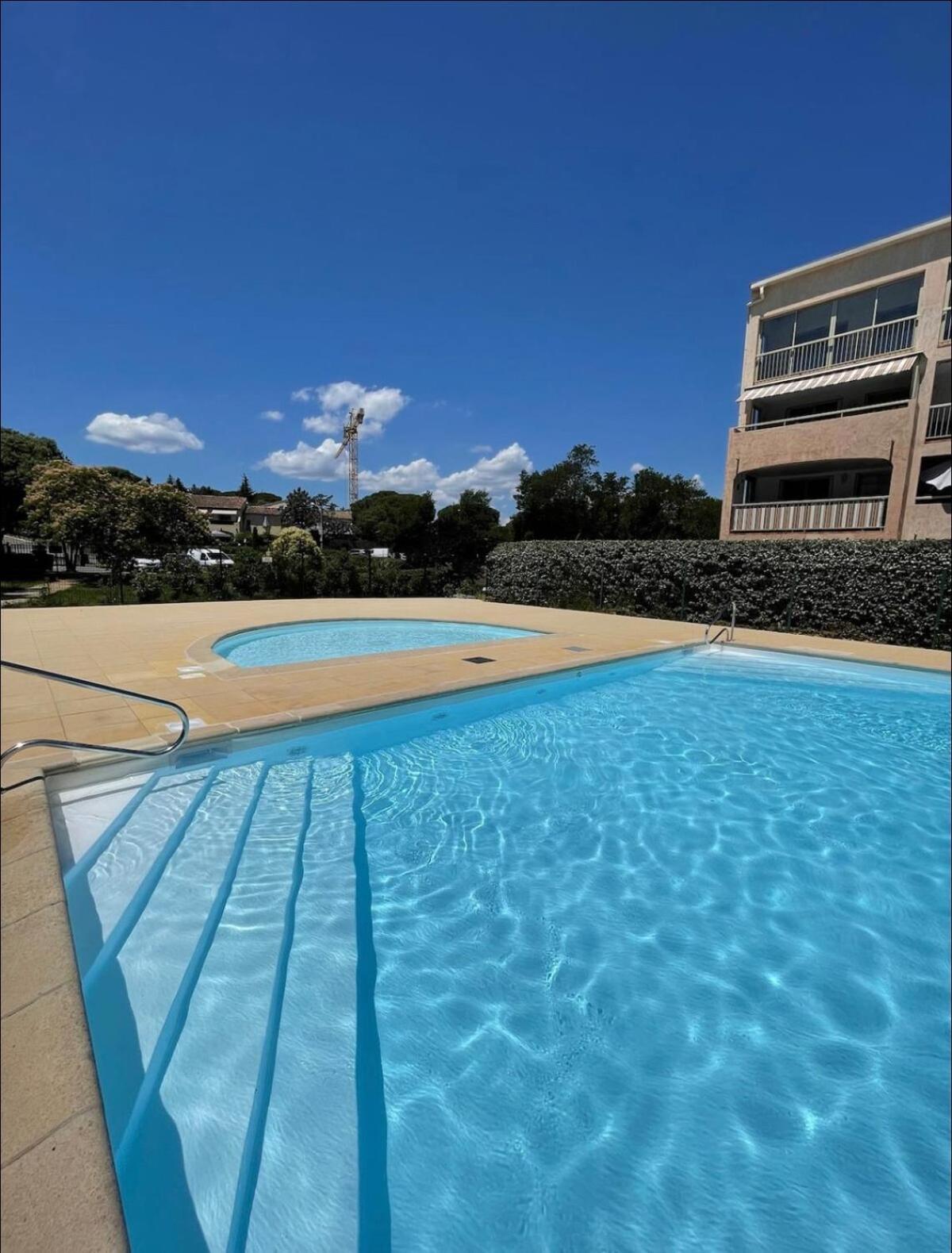 2p Entierement Renove , Piscine , 1 Km De La Apartment Sainte-Maxime